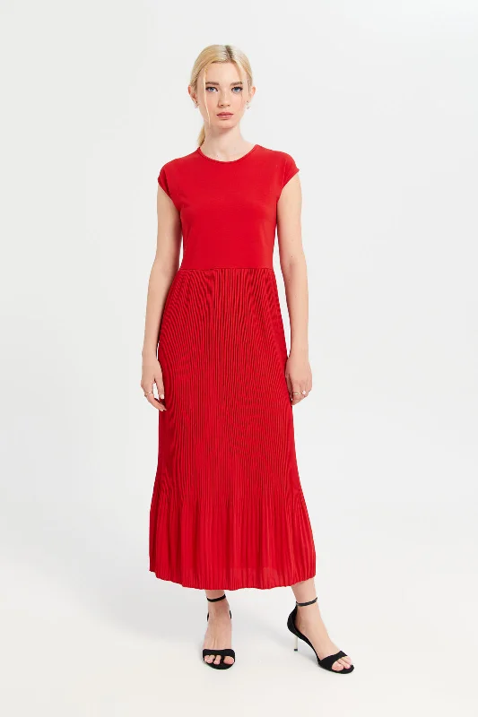 Women Red Plain Pleated Dress